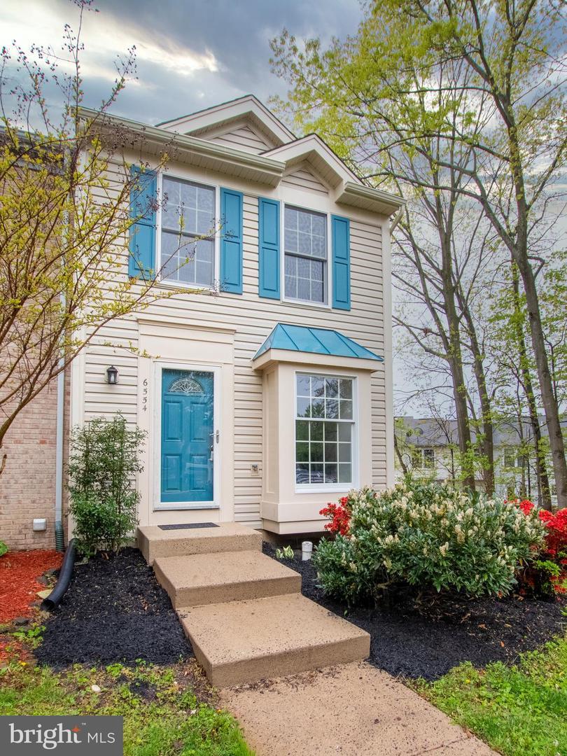 Home David Mount helped Elizabeth Snyder buy in Green Trails, Centreville VA