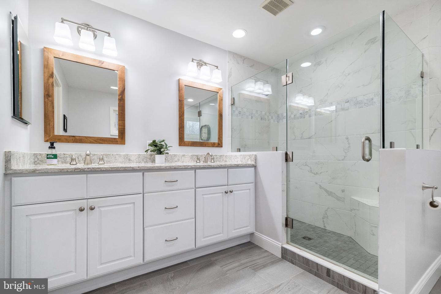 Luxury bathroom at 7510 Willowbrook Rd in Fairfax Station, sold by David Mount in 2023 for $1.3 million